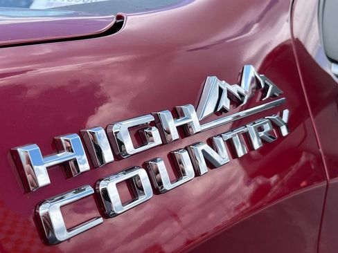 Used 2020 Chevrolet Silverado 1500 High Country w/ Technology Package AWD/4WD image 6