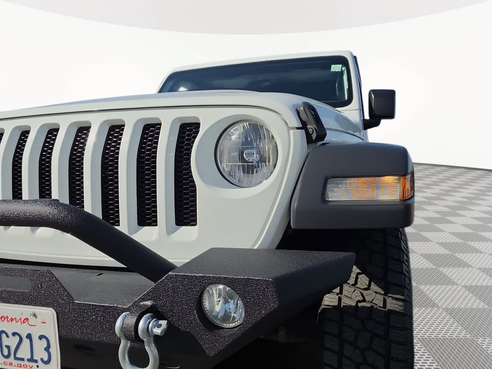 Used 2018 Jeep Wrangler Unlimited Sport S AWD/4WD image 4