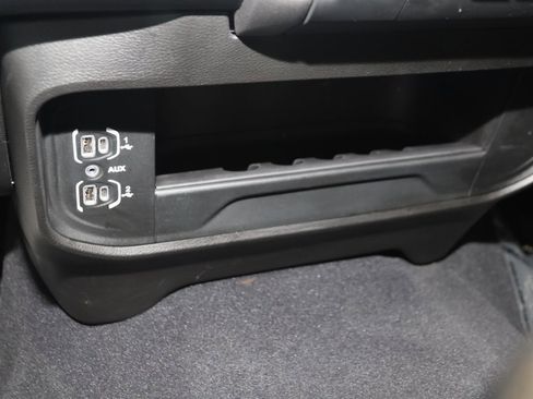 Used 2024 RAM 2500 Big Horn w/ Bed Utility Group image 28