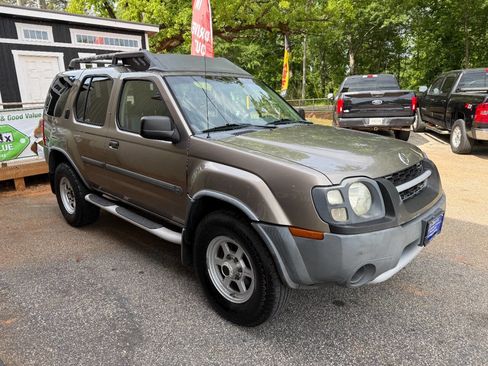 Used 2004 Nissan Xterra XE AWD/4WD image 3