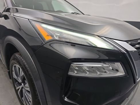 Used 2021 Nissan Rogue SV image 13