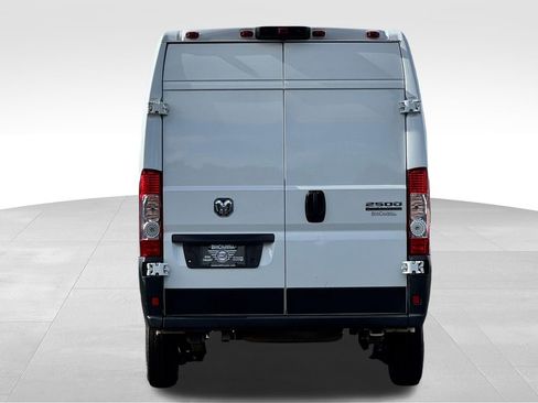 Used 2024 RAM ProMaster 2500 w/ Convenience Group FWD image 5