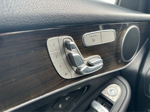 Used 2020 Mercedes-Benz GLC 300 image 16