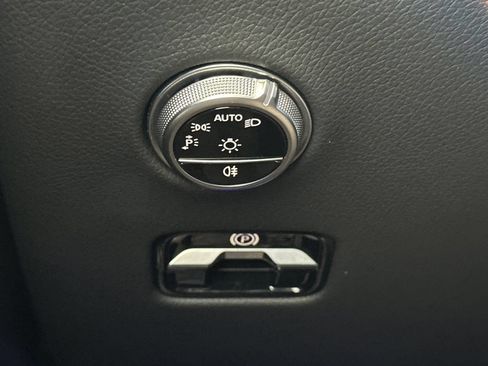Used 2024 Mercedes-Benz GLC 300 image 36