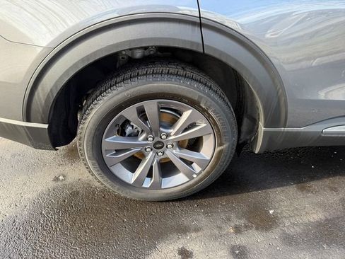 Used 2022 Ford Explorer XLT w/ Equipment Group 202A image 27