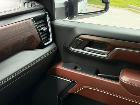 Used 2024 GMC Sierra 2500 Denali Ultimate AWD/4WD image 38