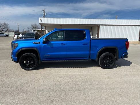 Used 2022 GMC Sierra 1500 AT4 w/ AT4 Preferred Package image 3