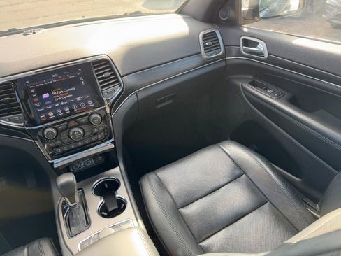Used 2020 Jeep Grand Cherokee Limited w/ Luxury Group II image 16