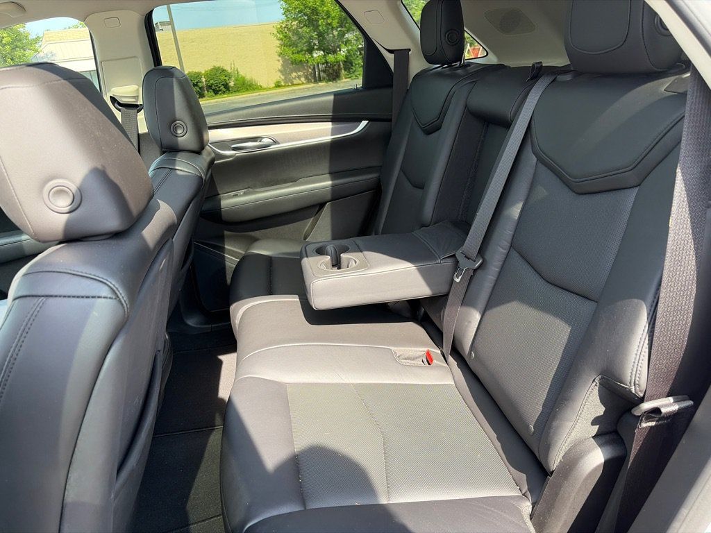 Used 2018 Cadillac XT5 Luxury w/ Driver Awareness Package AWD/4WD image 23