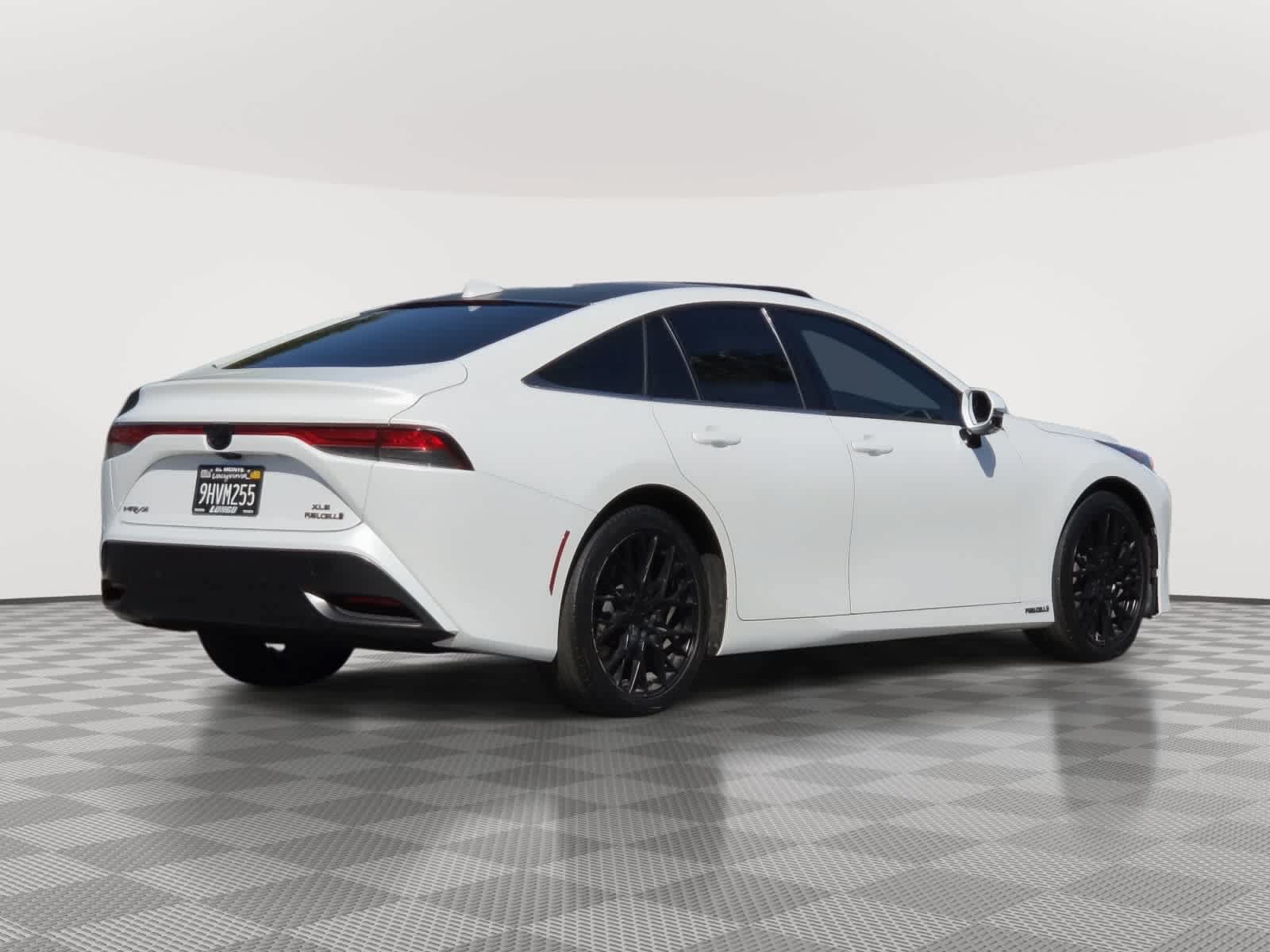 Used 2023 Toyota Mirai w/ Advanced Technology Package RWD image 3