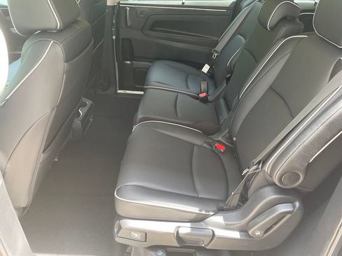 New 2026 Honda Odyssey Touring image 11