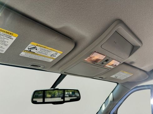 Used 2017 Nissan Frontier SV w/ SV Value Truck Package AWD/4WD image 22