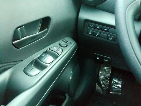 New 2025 Nissan Kicks Play S image 40