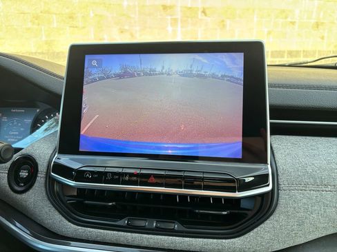 Used 2022 Jeep Compass Latitude image 20