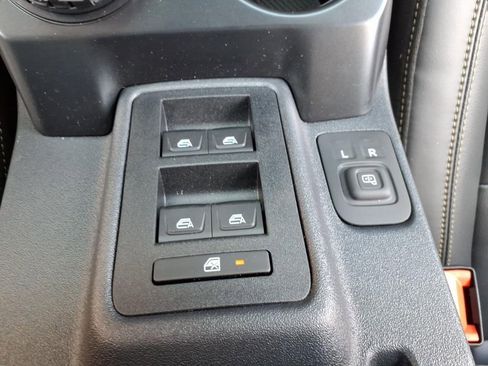 New 2025 Ford Bronco Badlands image 23