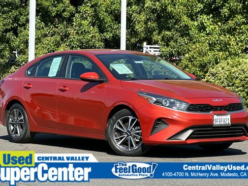 Used 2023 Kia Forte LXS image 1