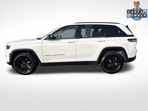 Certified 2025 Jeep Grand Cherokee Altitude image 7