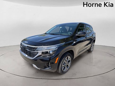 New 2026 Kia Seltos LX FWD image 7