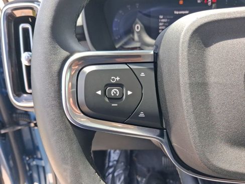 Used 2025 Volvo XC40 B5 Core AWD/4WD image 19