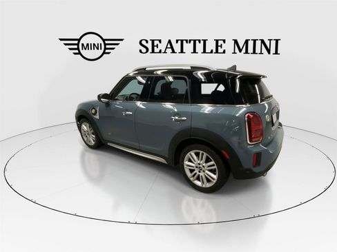 Used 2023 MINI Cooper Countryman SE w/ Storage Package image 8