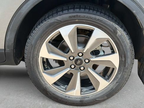 Used 2024 Ford Escape Platinum w/ Premium Technology Package AWD/4WD image 12