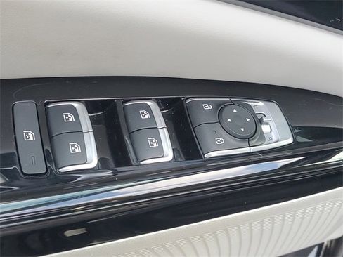 Certified 2023 Kia Carnival EX image 17