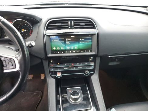 Used 2020 Jaguar F-PACE Prestige image 20