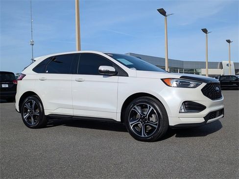 Used 2023 Ford Edge ST image 2