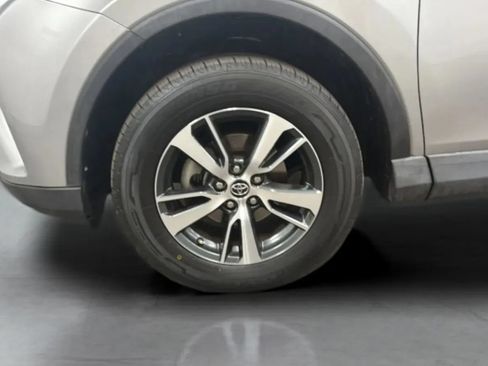 Used 2018 Toyota RAV4 XLE FWD image 29
