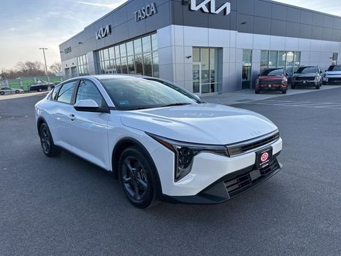 Used 2025 Kia K4 LXS image 1