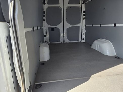 Used 2024 Mercedes-Benz Sprinter 2500 image 19