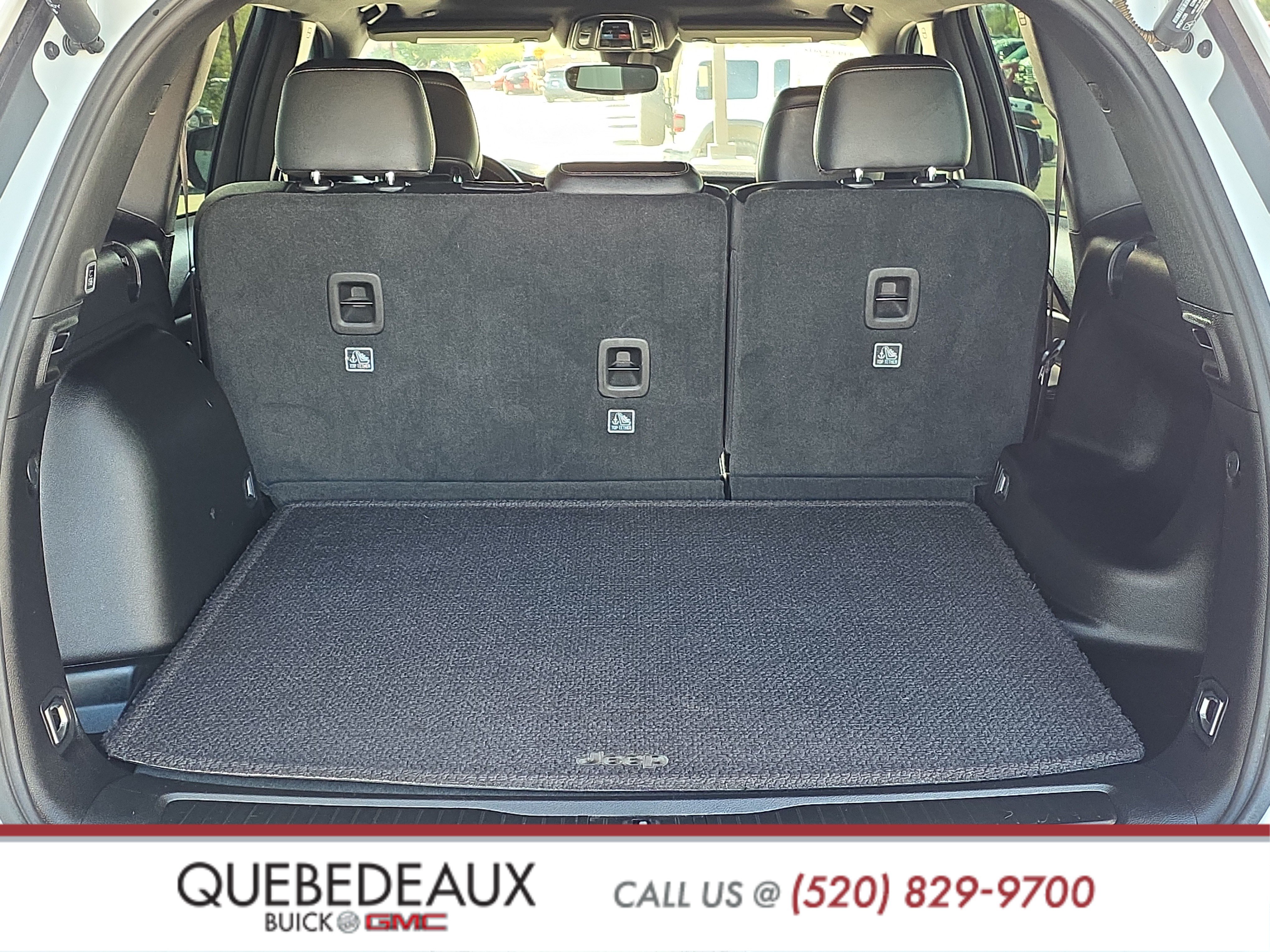 Used 2023 Jeep Grand Cherokee Altitude AWD/4WD image 7
