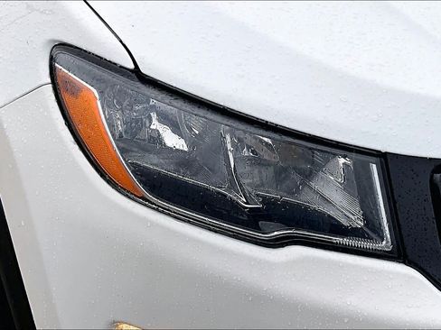 Used 2021 Jeep Compass Latitude FWD image 27