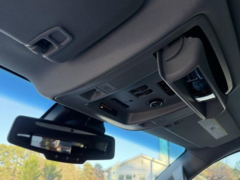 Used 2015 Chevrolet Tahoe LTZ image 38