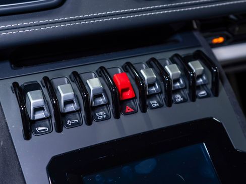 Used 2023 Lamborghini Huracan Tecnica image 24