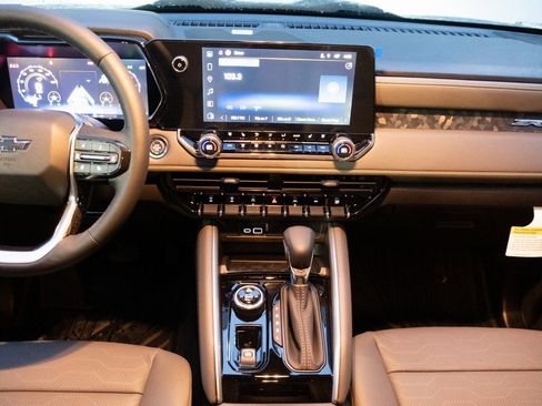 New 2026 Chevrolet Colorado ZR2 w/ ZR2 Bison Edition image 18