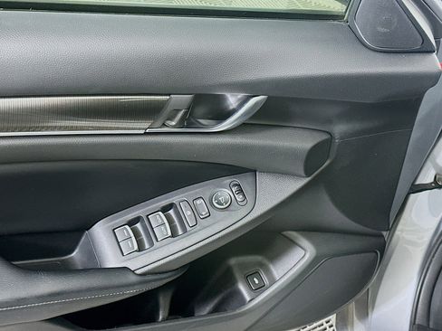 Used 2018 Honda Accord Sport image 15