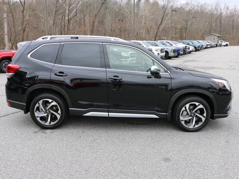 Used 2023 Subaru Forester Touring image 9