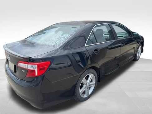 Used 2014 Toyota Camry SE image 4