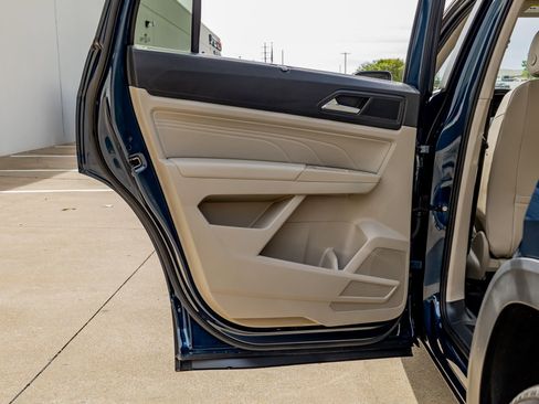 Used 2022 Volkswagen Atlas SE image 33