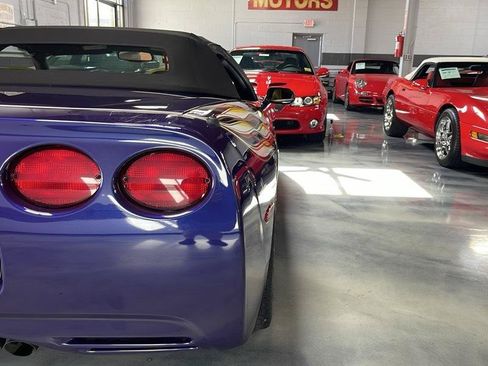 Used 1998 Chevrolet Corvette Convertible w/ Memory Pkg RWD image 12