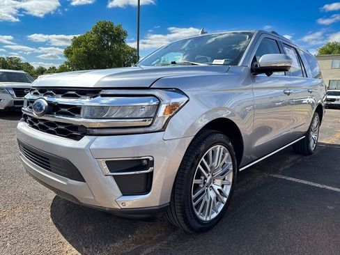 Used 2023 Ford Expedition Max Limited RWD image 3