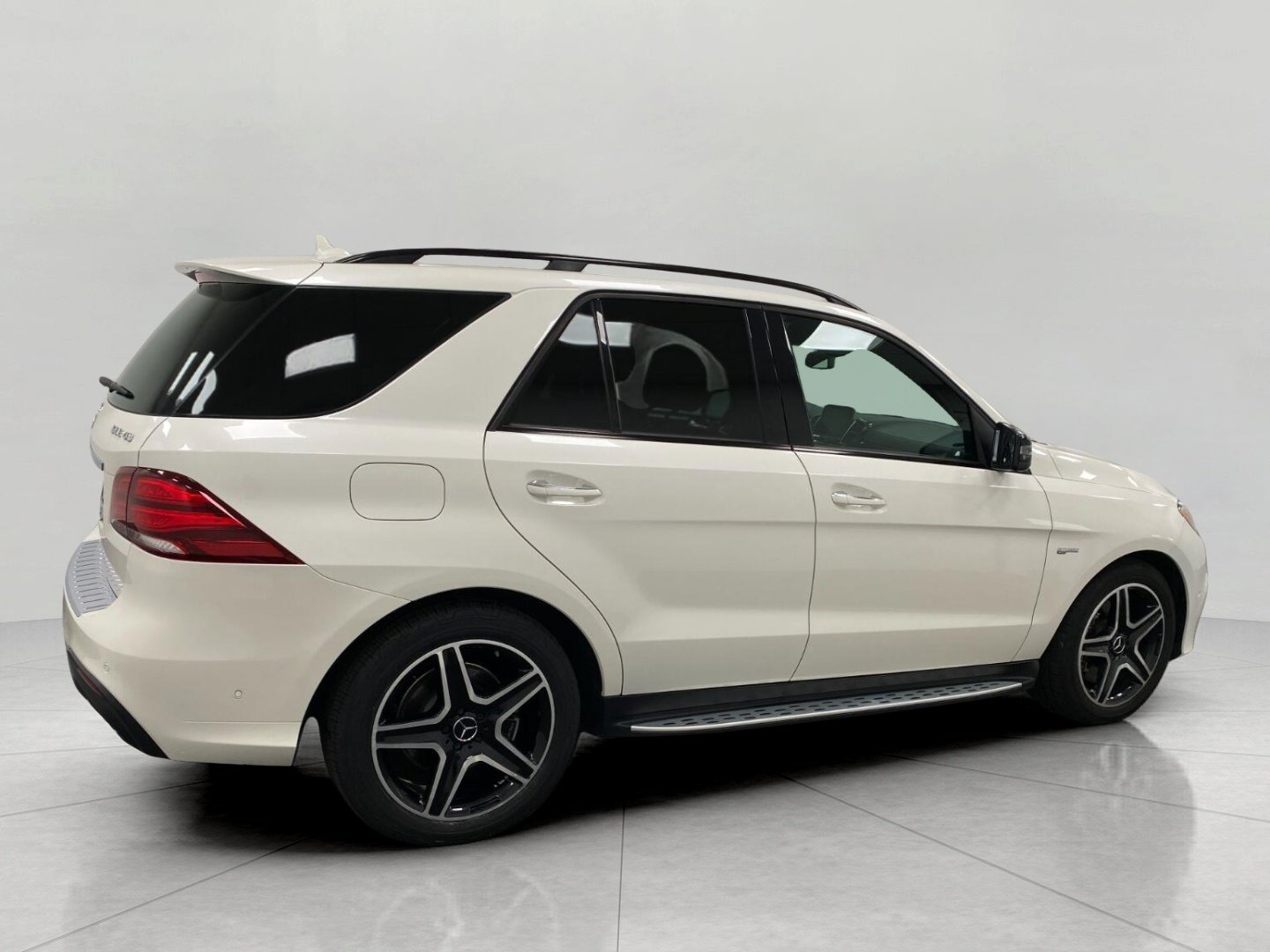 Used 2017 Mercedes-Benz GLE 43 AMG 4MATIC image 2