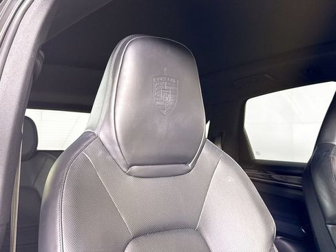 Certified 2023 Porsche Cayenne Platinum Edition AWD/4WD image 45