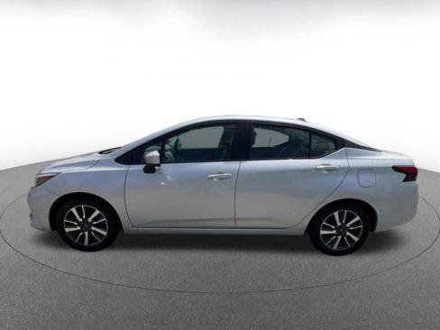 Used 2025 Nissan Versa SV FWD image 9