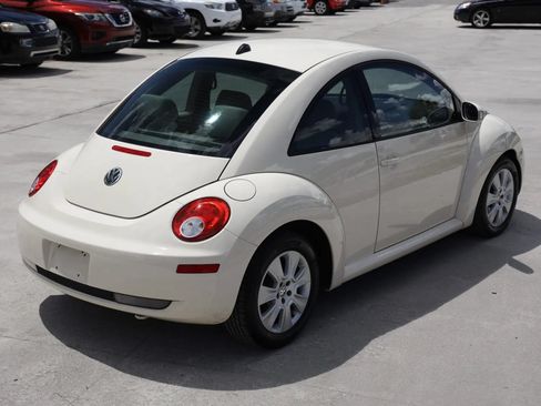Used 2008 Volkswagen Beetle S FWD image 7