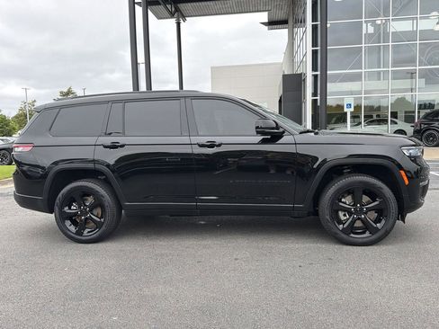 Used 2024 Jeep Grand Cherokee L Limited w/ Black Appearance Package AWD/4WD image 2