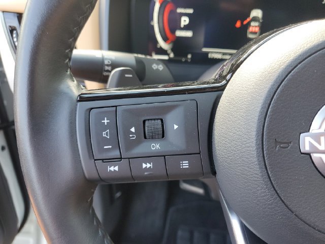 Used 2023 Nissan Rogue Platinum w/ Platinum Premium Package FWD image 16