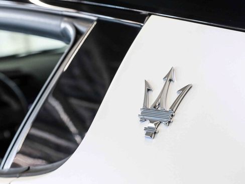Used 2022 Maserati MC20 Coupe RWD image 32