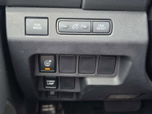 Used 2022 Nissan Frontier SV w/ Technology Package image 21